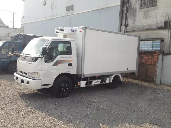 Dịch vụ thay Kính chắn gió xe tải KIA K140 tận nơi